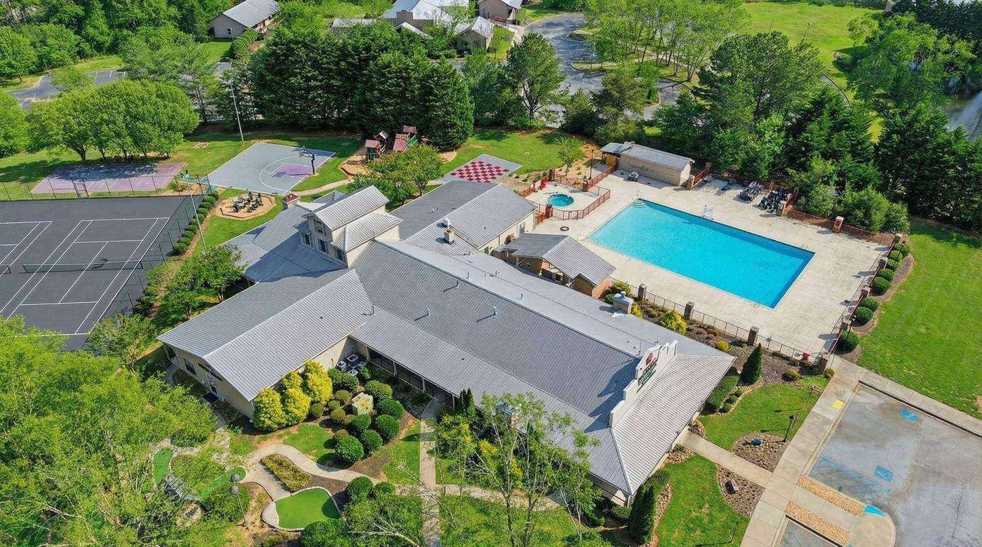 Aerial view of Apple Mountain amenity complex