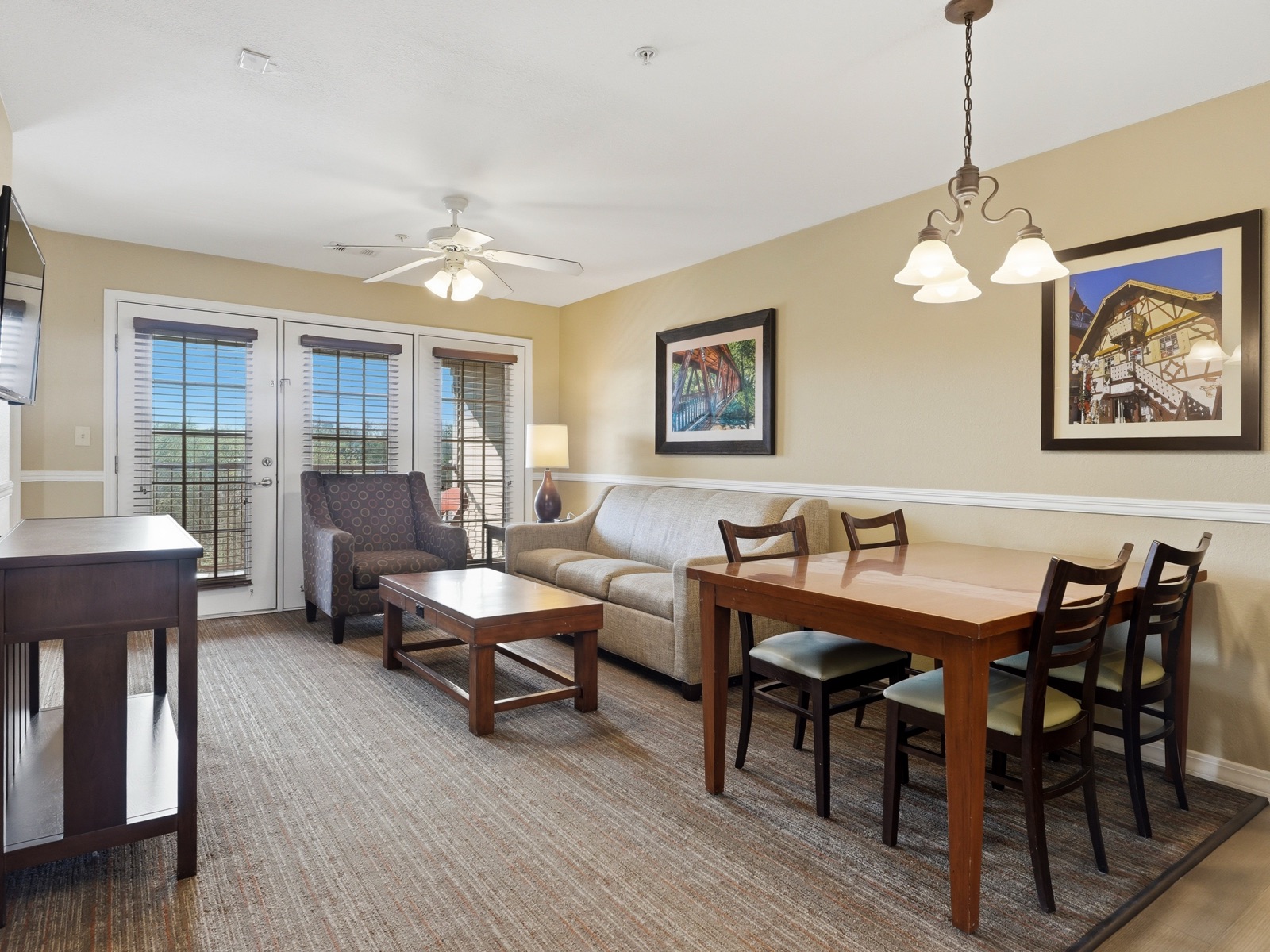 Cabin Residence living and dining area